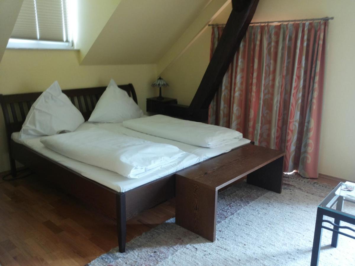 Hotel Muehlenhof Lollar Екстер'єр фото