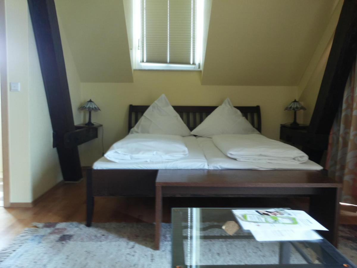 Hotel Muehlenhof Lollar Екстер'єр фото